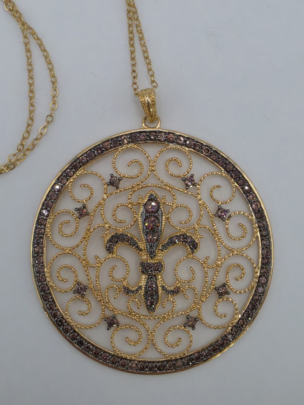 Vintage Fleur de Lis Vermeil Filigree Pendant with CZ & an 18" Vermeil Chain - Picture 7 of 14